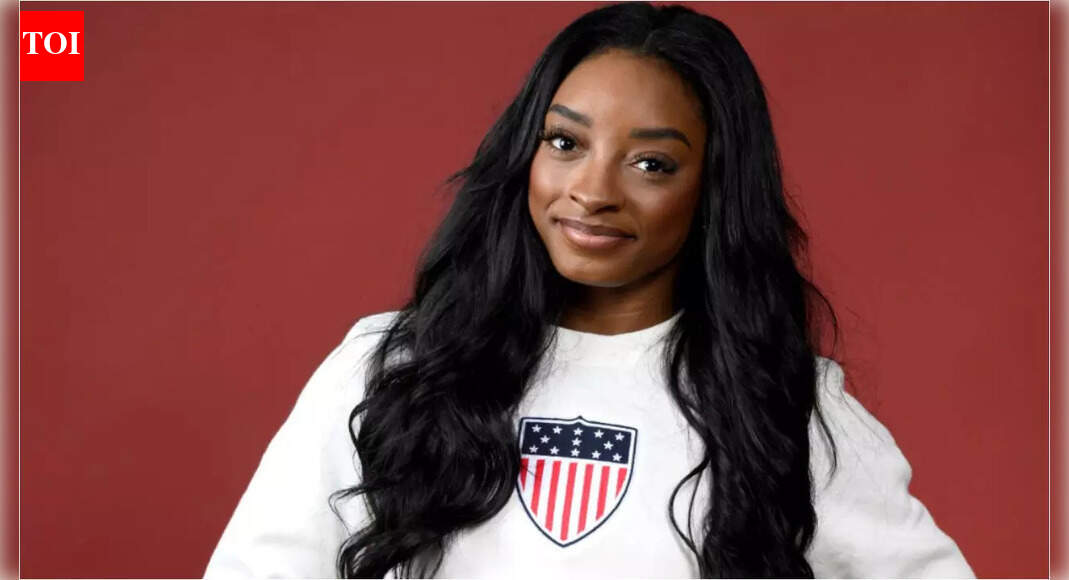 Watch: Jonathan Owens’ Olympic champion wife Simone Biles becomes NFL photographer for a night and makes one request that had fans smiling